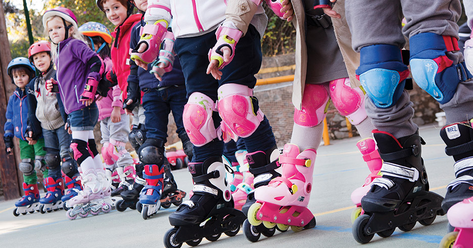 Els alumnes dominaran les tècniques bàsiques dels patins en línia i de quatre rodes