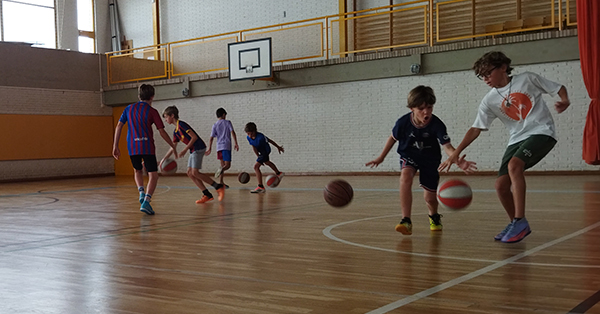 Campus esportiu de bàsquet