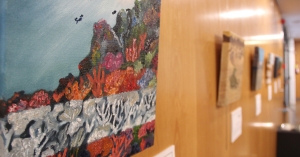 L&#039;alumna de 2n de Batxillerat Carla R. inaugura l&#039;exposició &quot;CLIMA&quot;